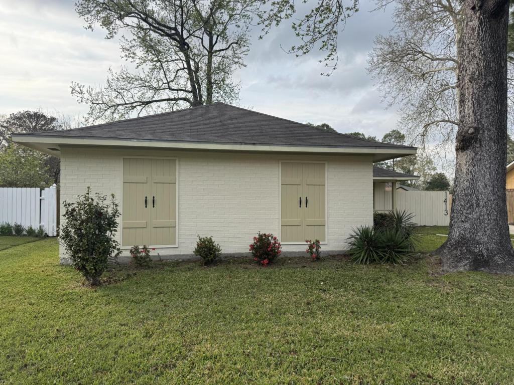 1413 Briarhurst Dr - Photo 3 of 40