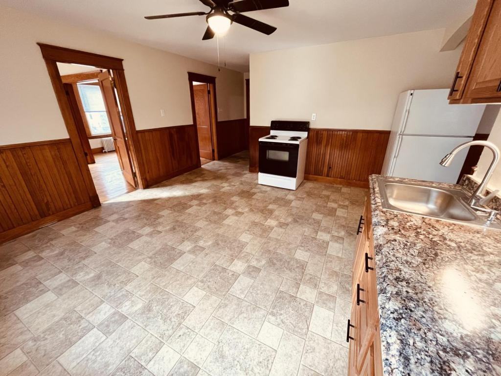 122 Second St Apt 3 - Photo 3 of 13
