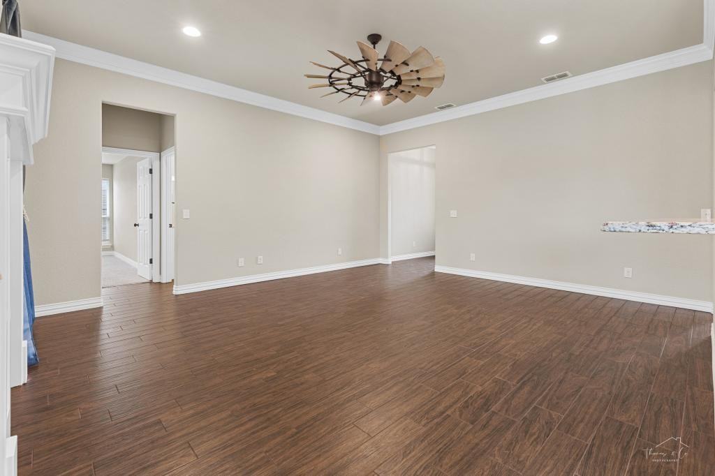 4815 Falcon Crest Blvd - Photo 4 of 44