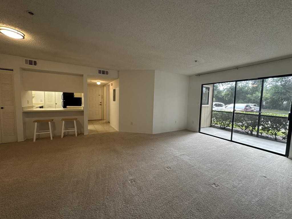 6002 Laketree Ln - Photo 4 of 15