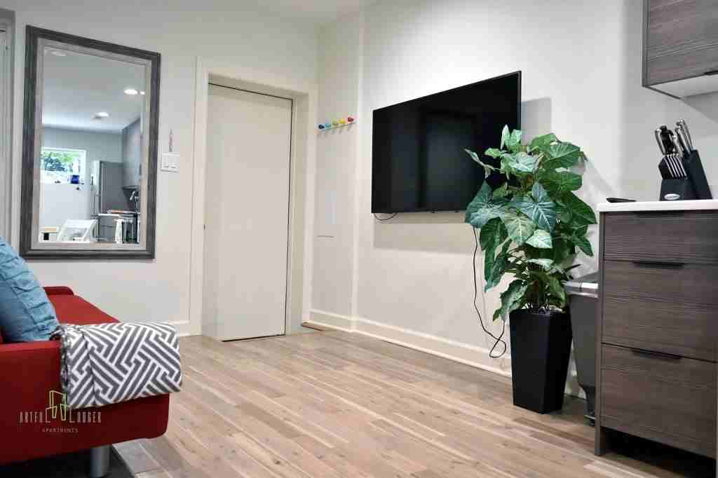 419 W Eugenie St - Photo 3 of 10