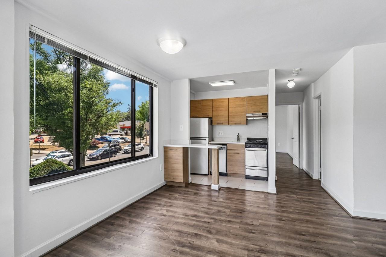 5100 Connecticut Avenue Apartments - Photo 2 of 34