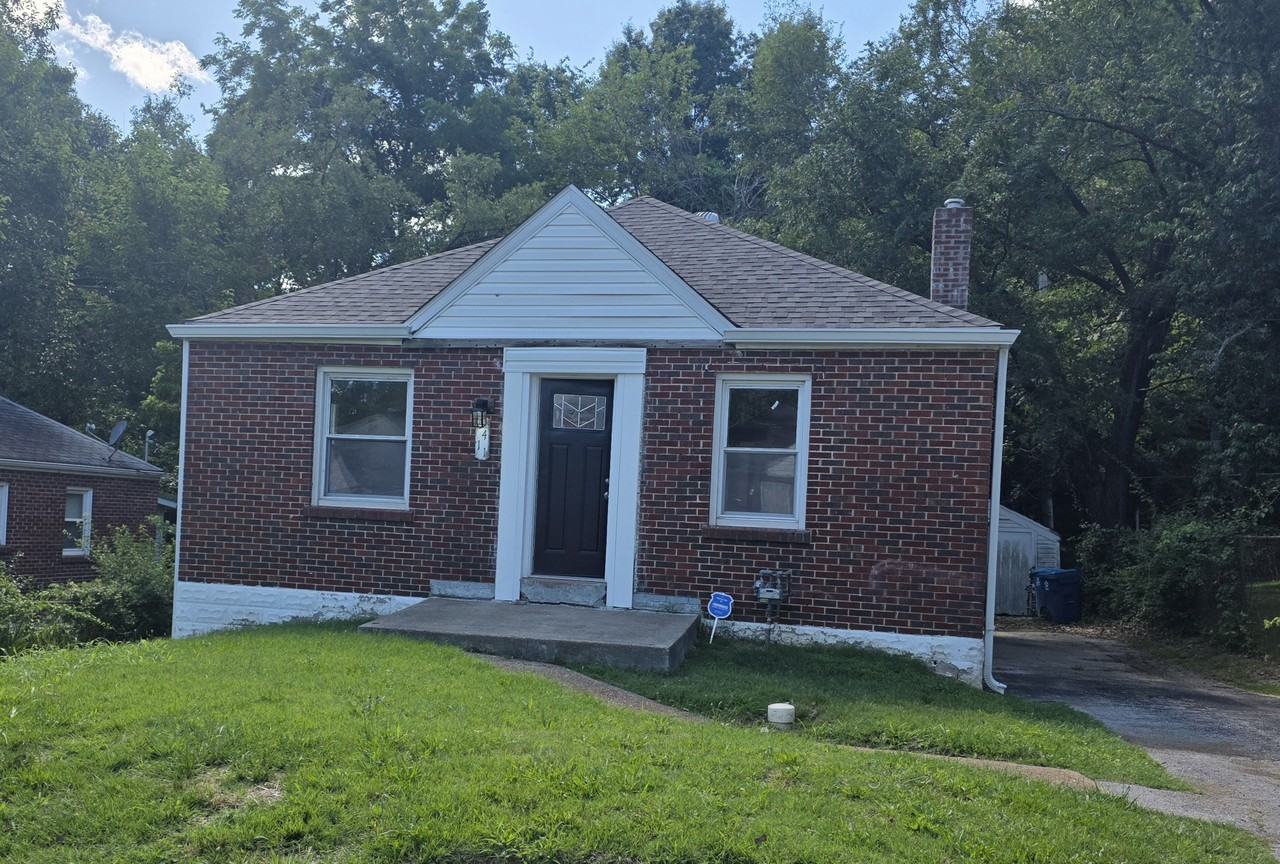 5411 Fletcher St - Photo 6 of 10