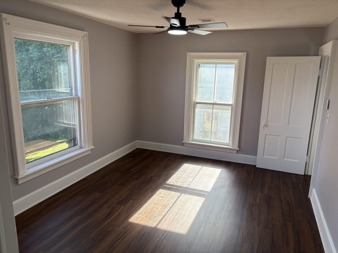 208 W 3rd St - Photo 5 of 11