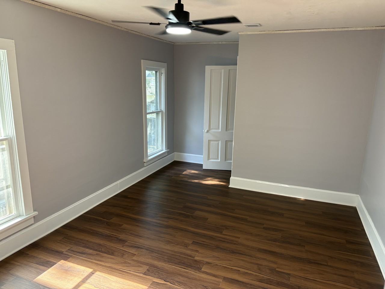 208 W 3rd St - Photo 7 of 11