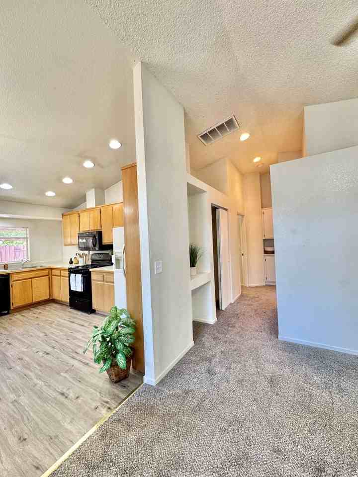7607 Water View Way - Photo 5 of 21