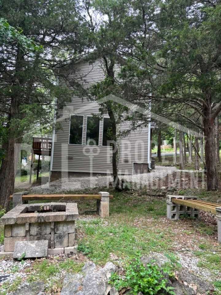 513 Lakewood Rd - Photo 2 of 21