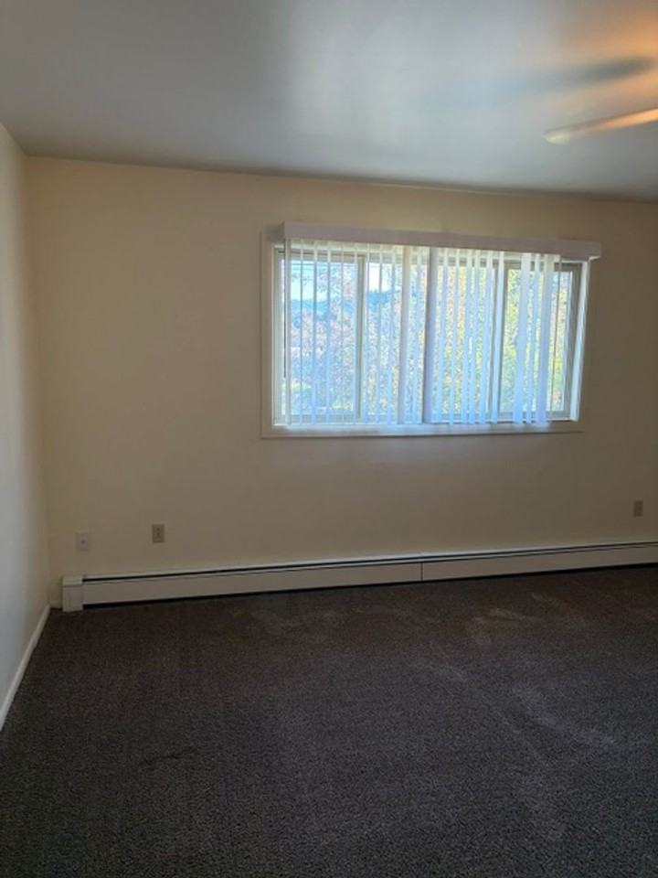 1604 Durston Rd - Photo 7 of 34