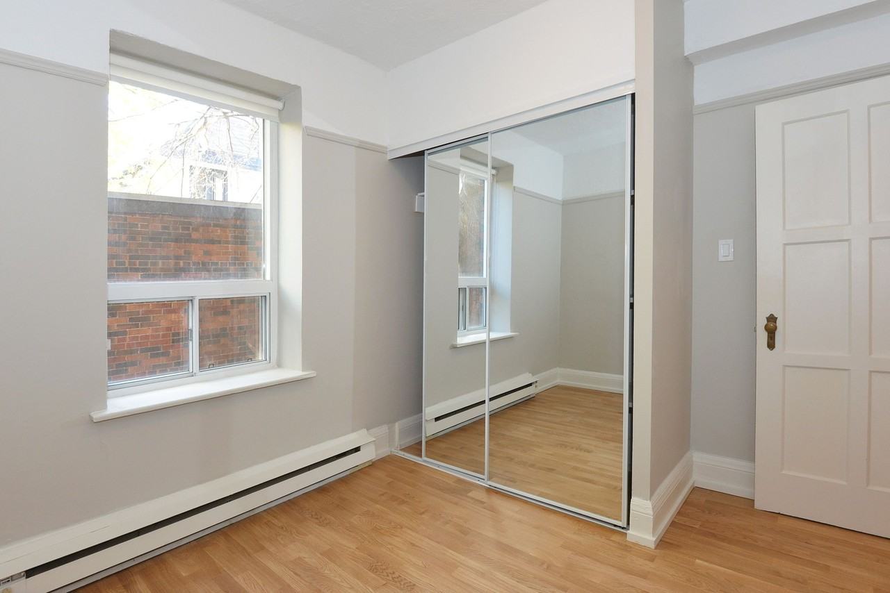 110 Oriole Parkway - Photo 7 of 50