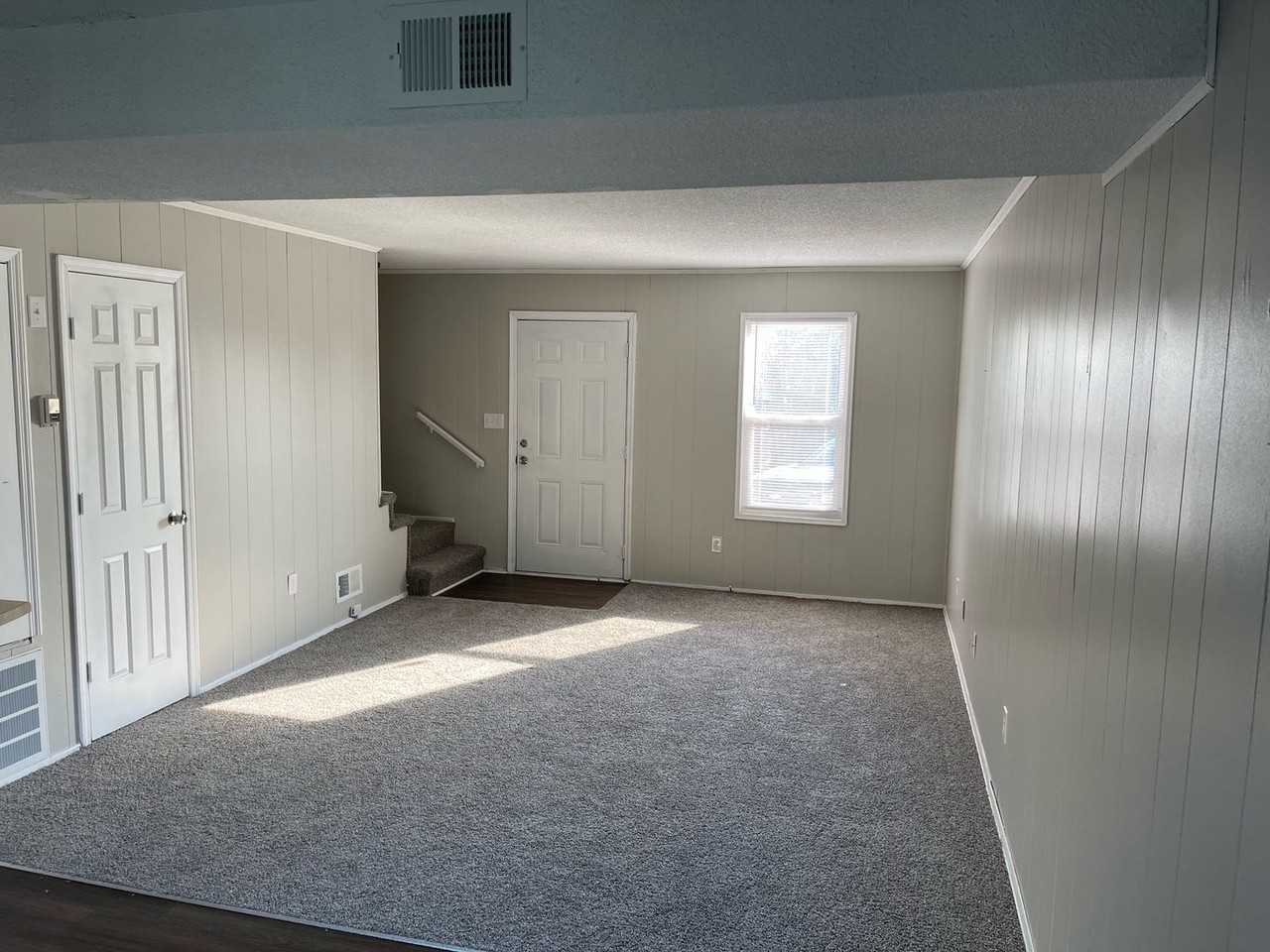 Peachtree Townhomes - Photo 6 of 12