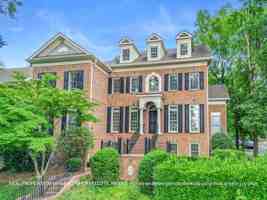 featured image of 529 Queens Rd