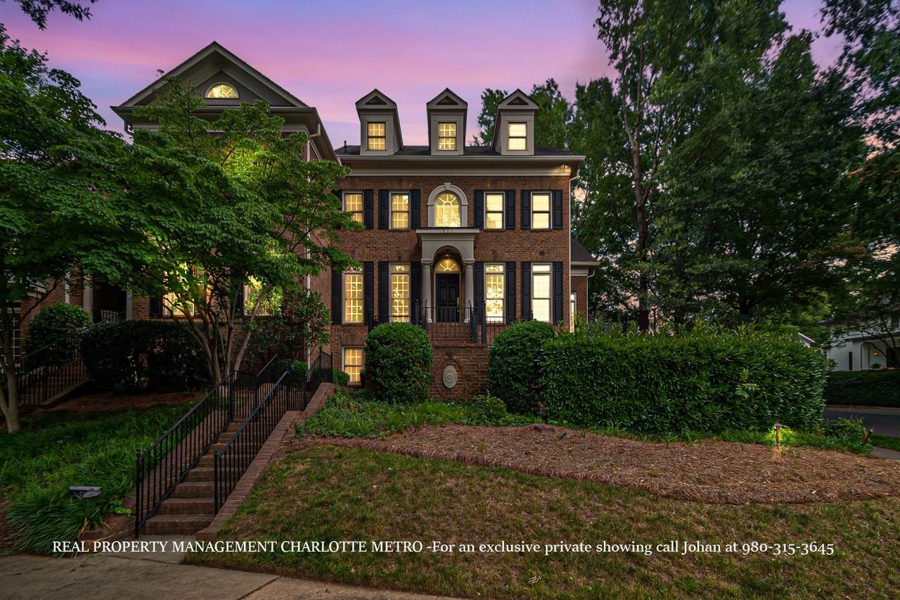 529 Queens Rd - Photo 3 of 50