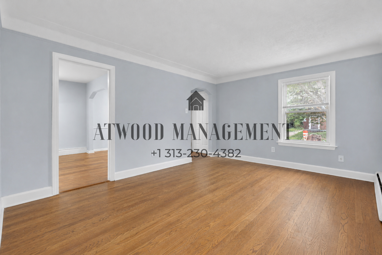 15752 Rutherford St - Photo 2 of 13
