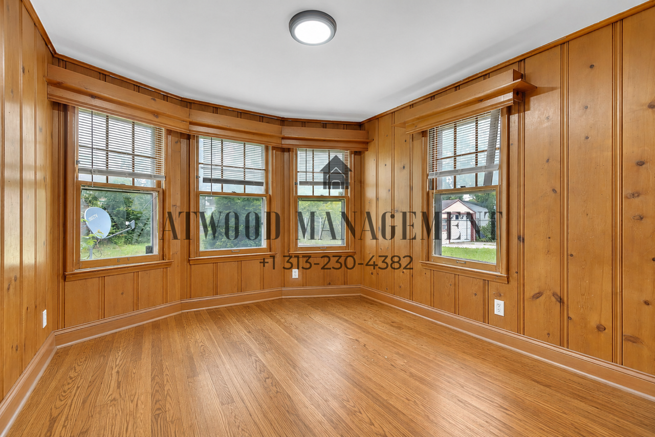 15752 Rutherford St - Photo 3 of 13