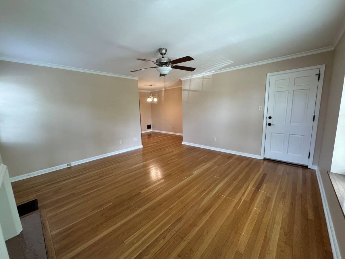 802 Kenwick Rd - Photo 3 of 18
