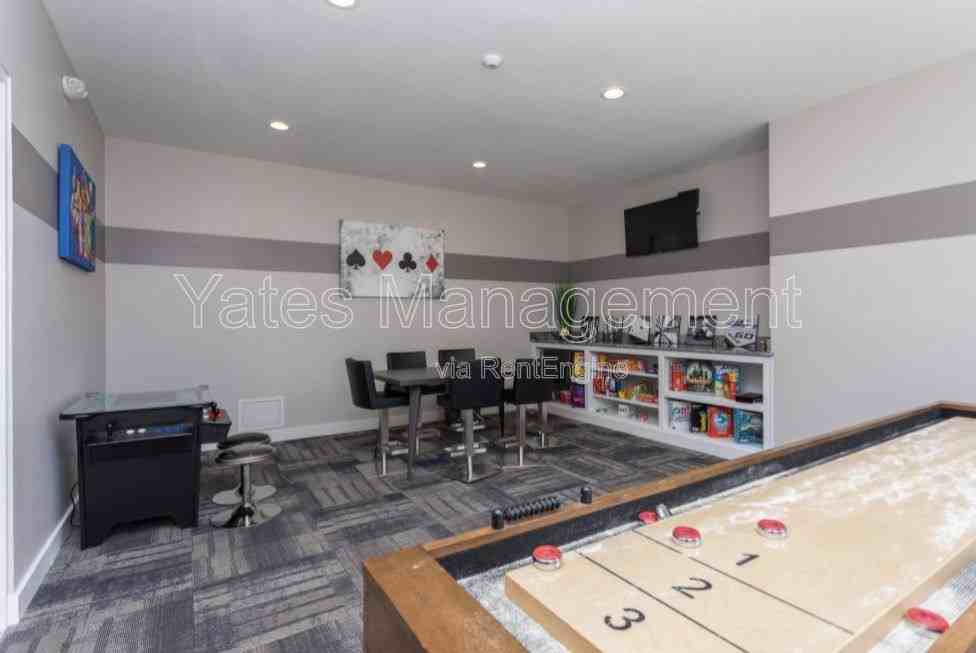 112 Colonial Dr - Photo 3 of 3
