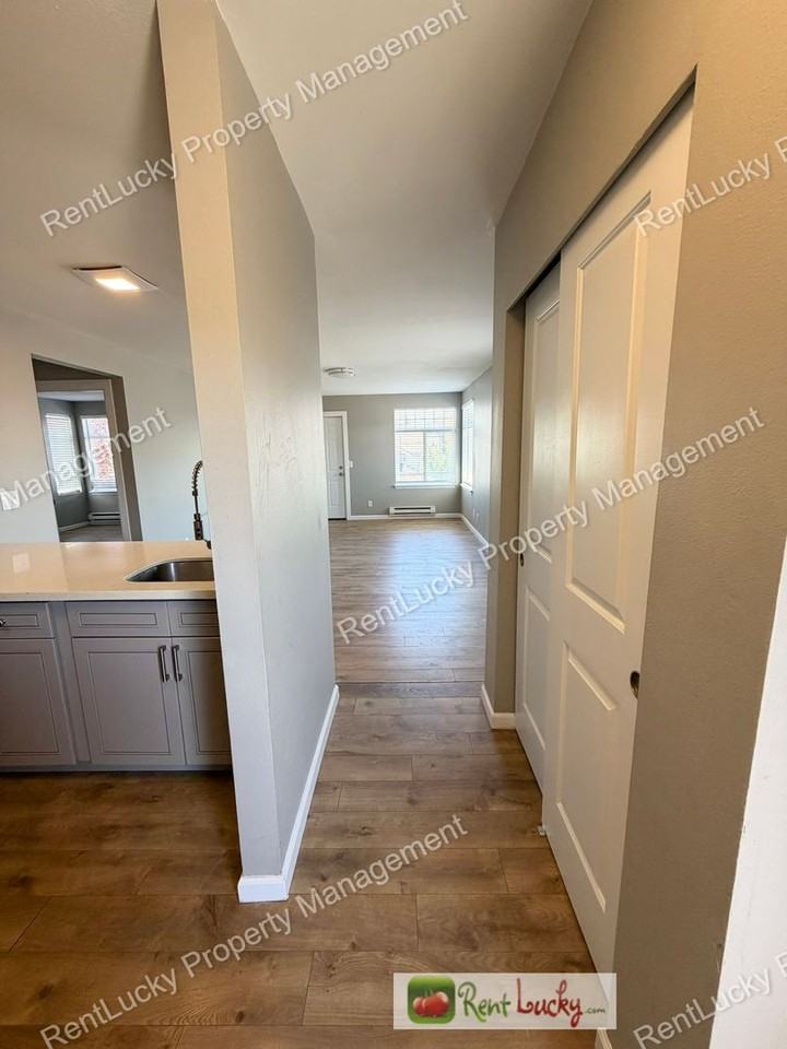 JTA LLC-Seattle 4 Plex - Photo 4 of 33