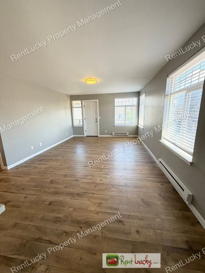 JTA LLC-Seattle 4 Plex - Photo 7 of 33