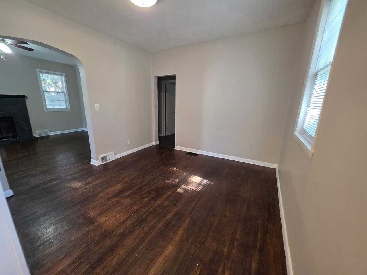 1445 38th St - Photo 3 of 26