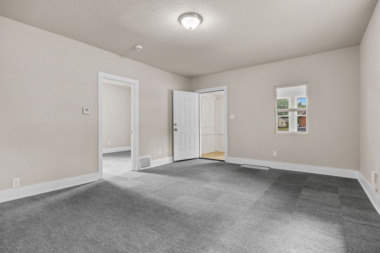 1924 Martin Luther King Jr Pkwy - Photo 5 of 13