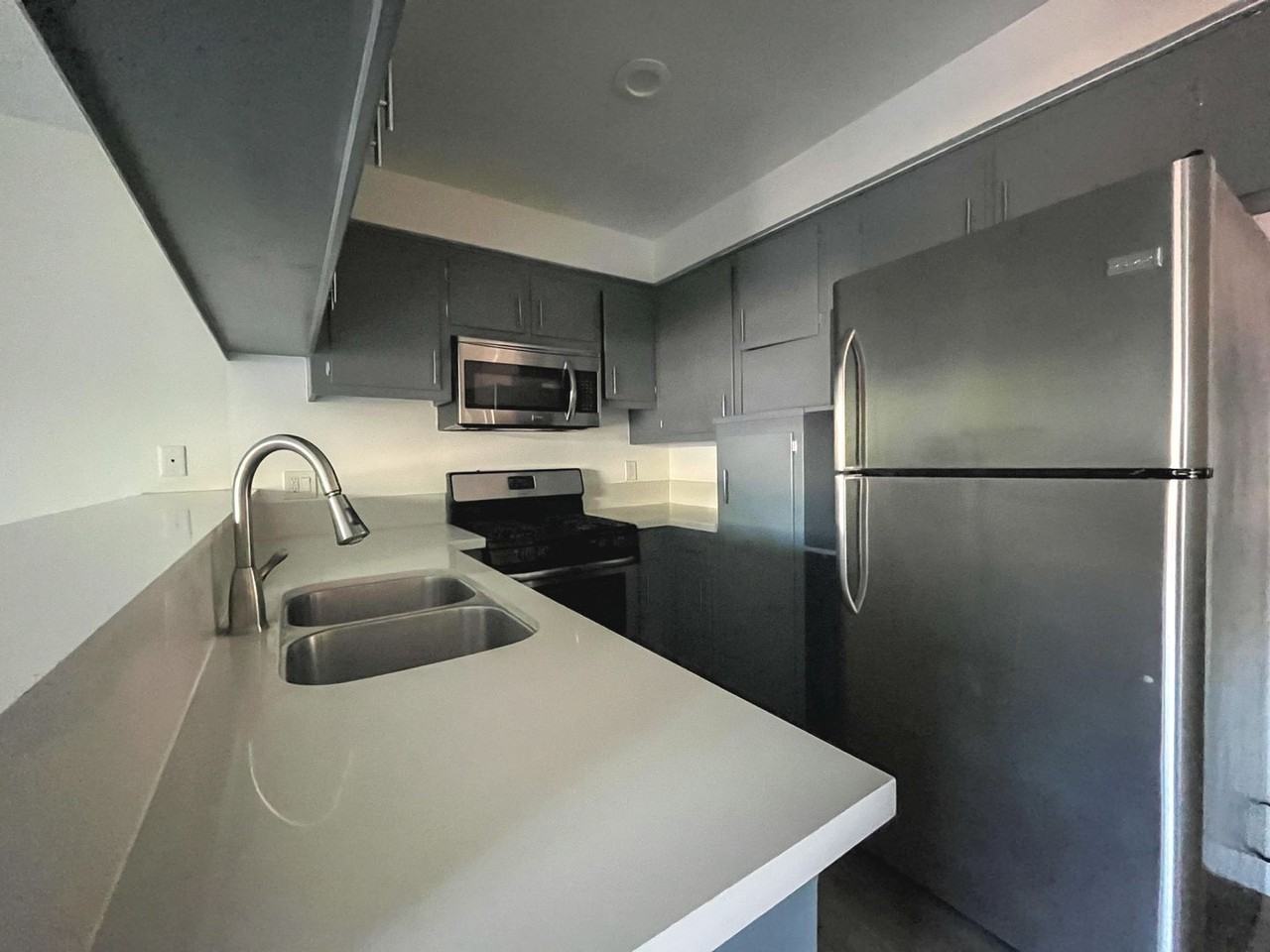 12128 Ramona Ave - Photo 4 of 50