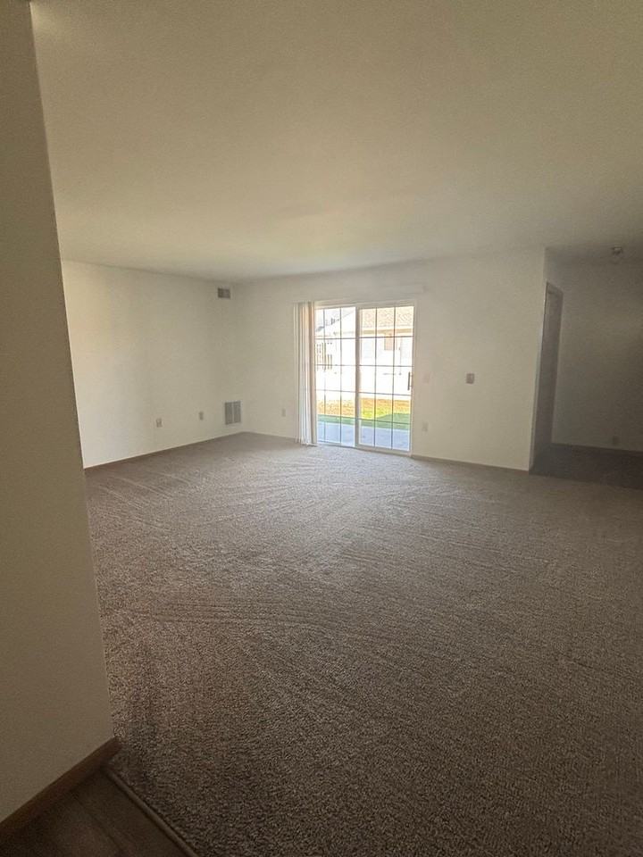 Lewis Townhomes - Photo 4 of 20