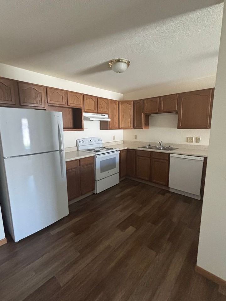 Lewis Townhomes - Photo 5 of 20