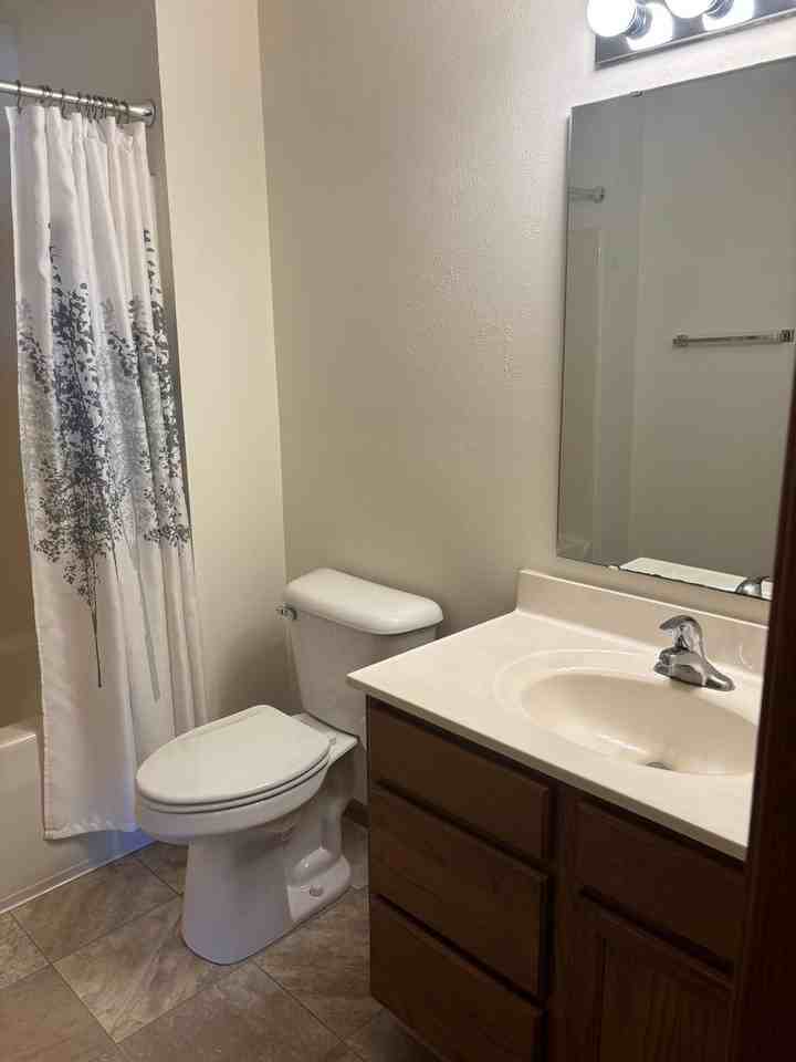 Lewis Townhomes - Photo 5 of 23