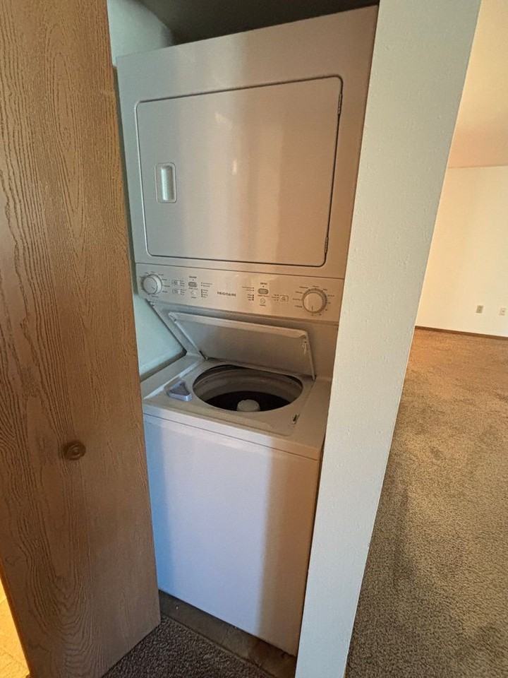 Lewis Townhomes - Photo 7 of 23