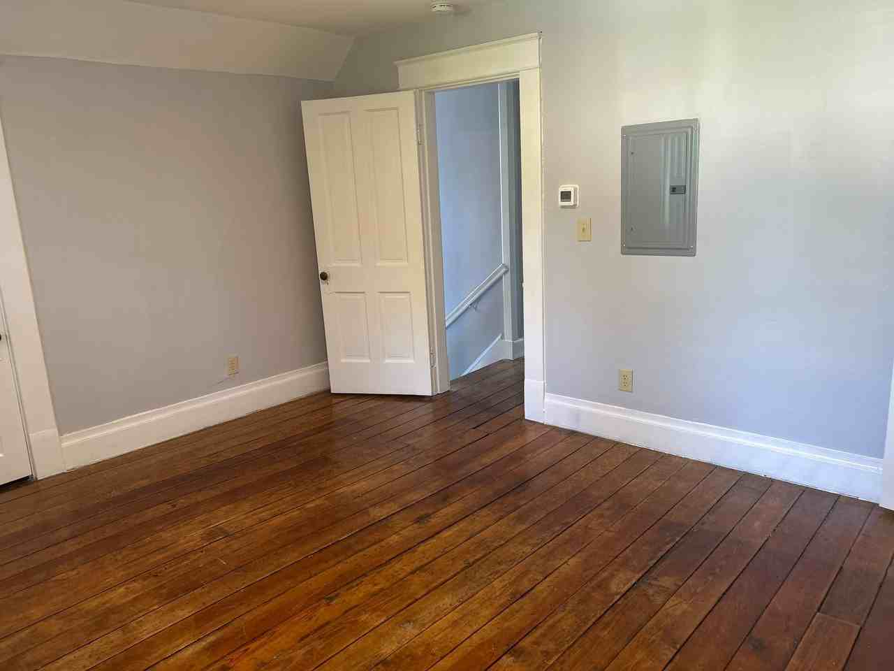 221 Vance St - Photo 6 of 16