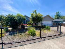 2409 Se Chinaberry Ave - Photo 1 of 1