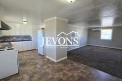 708 W Home Ave Selah, WA 98942 - Photo 1 of 1