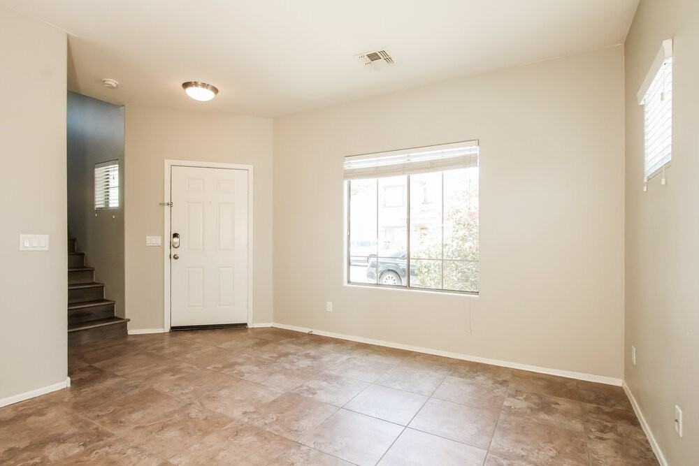 7907 S 50th Ln - Photo 4 of 17