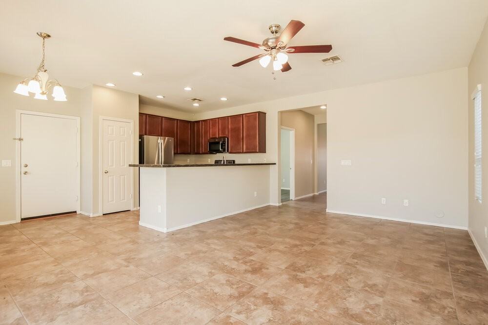 7907 S 50th Ln - Photo 6 of 17