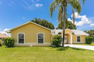 featured image of 2318 Sweetwater Blvd