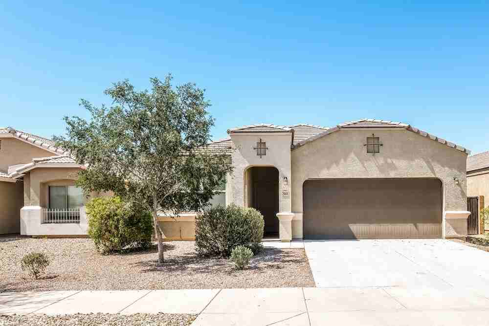2444 W Tamarisk Ave
