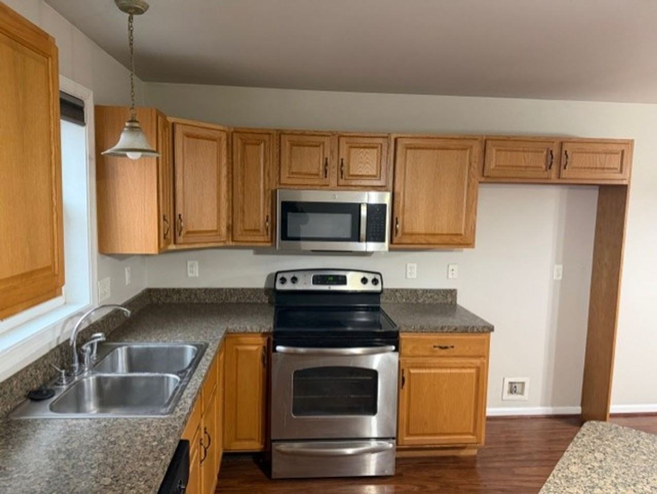 600 Yale St #402 - Photo 2 of 31