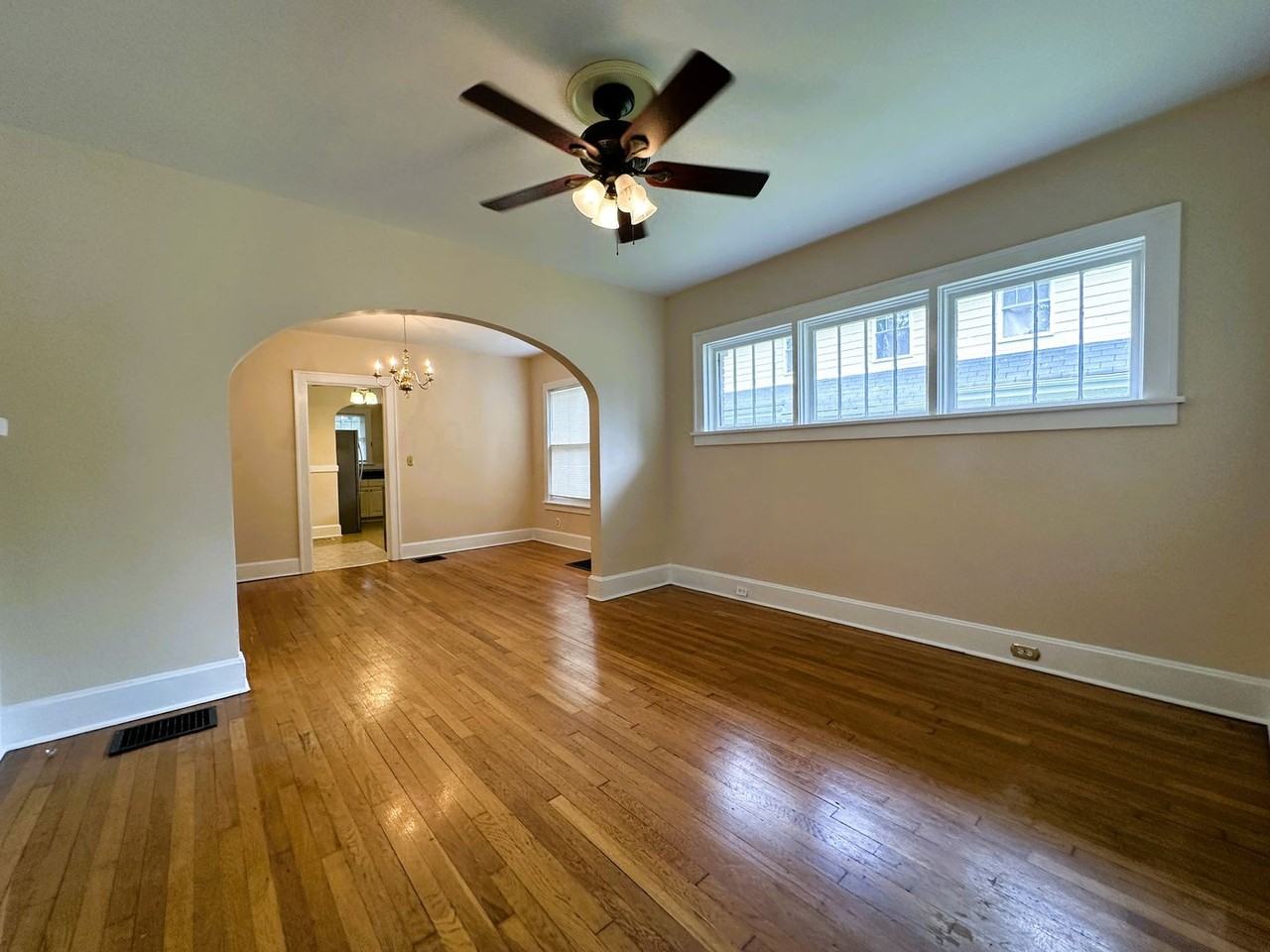 103 Venice Park - Photo 4 of 30
