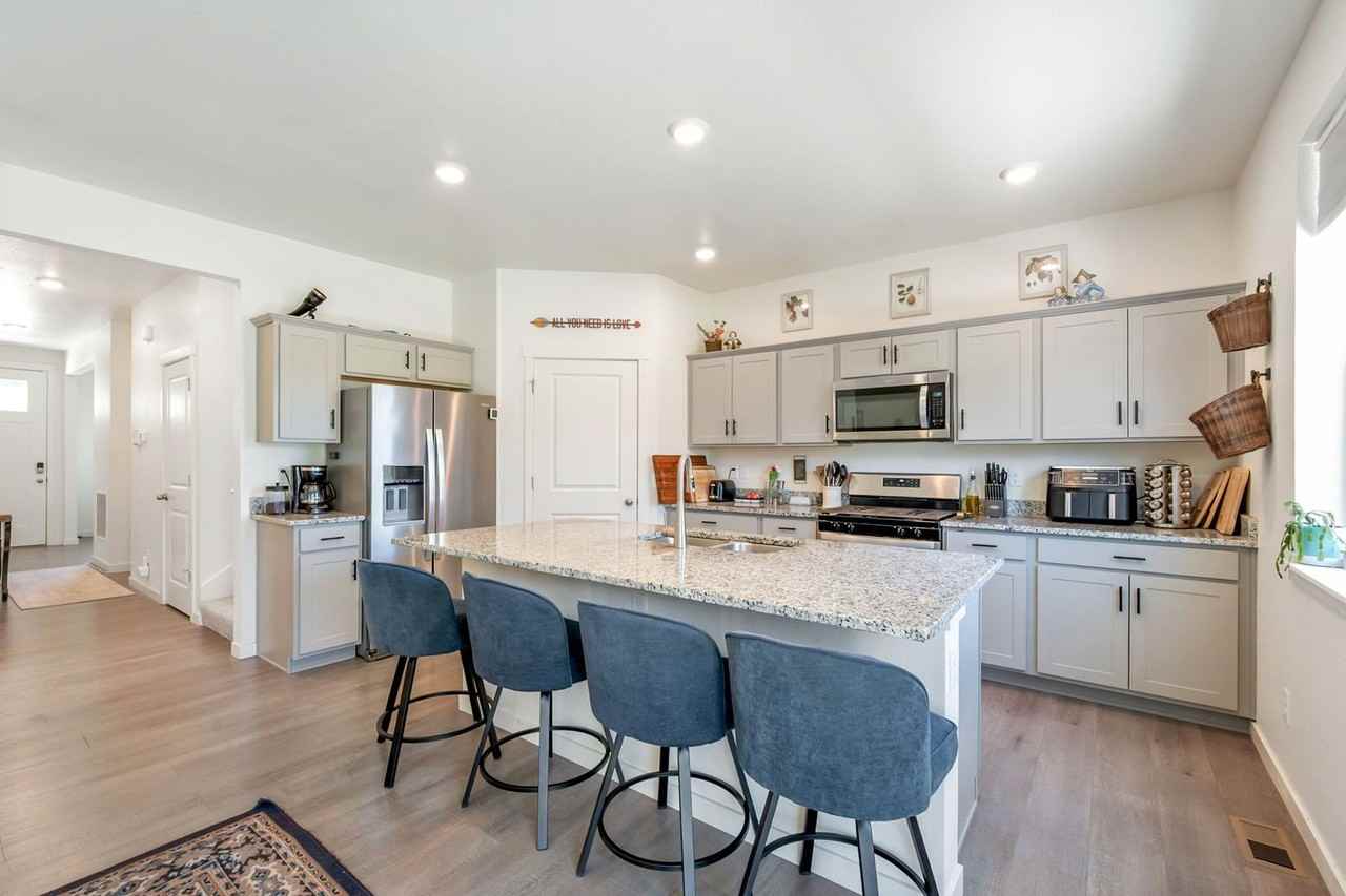 2757 Wren Dr - Photo 6 of 24