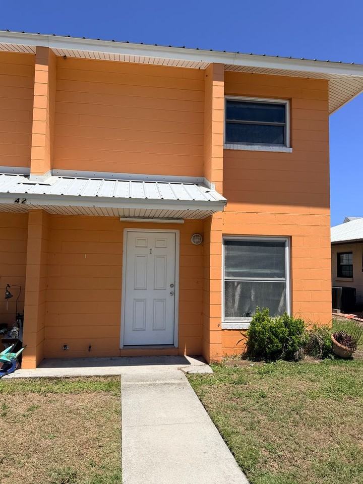 342 Tarpon Ave - Photo 2 of 23