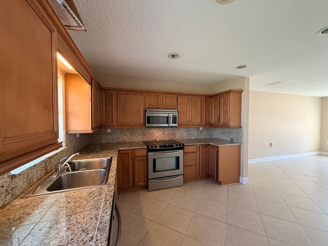 342 Tarpon Ave - Photo 4 of 23