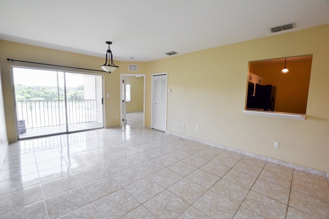 522 Villa Del Sol Cir - Photo 6 of 19