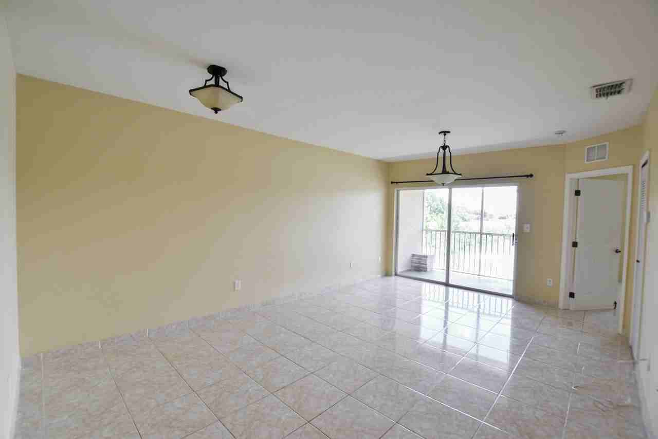 522 Villa Del Sol Cir - Photo 7 of 19