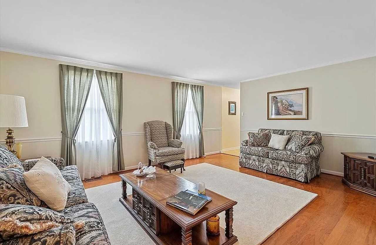 6101 Chatham Dr - Photo 5 of 30