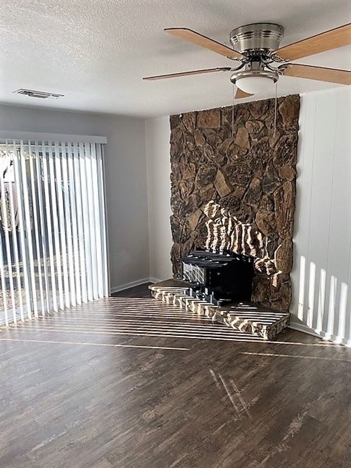 1147 Echo Rd - Photo 3 of 13