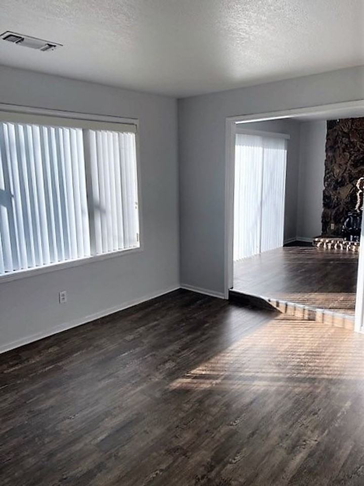 1147 Echo Rd - Photo 4 of 13
