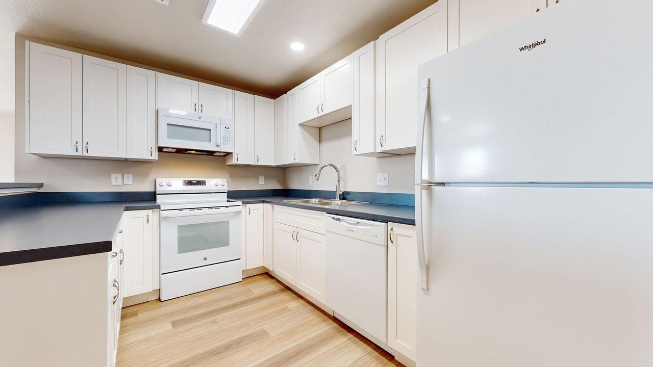 1027 Eagle Dr - Photo 5 of 25
