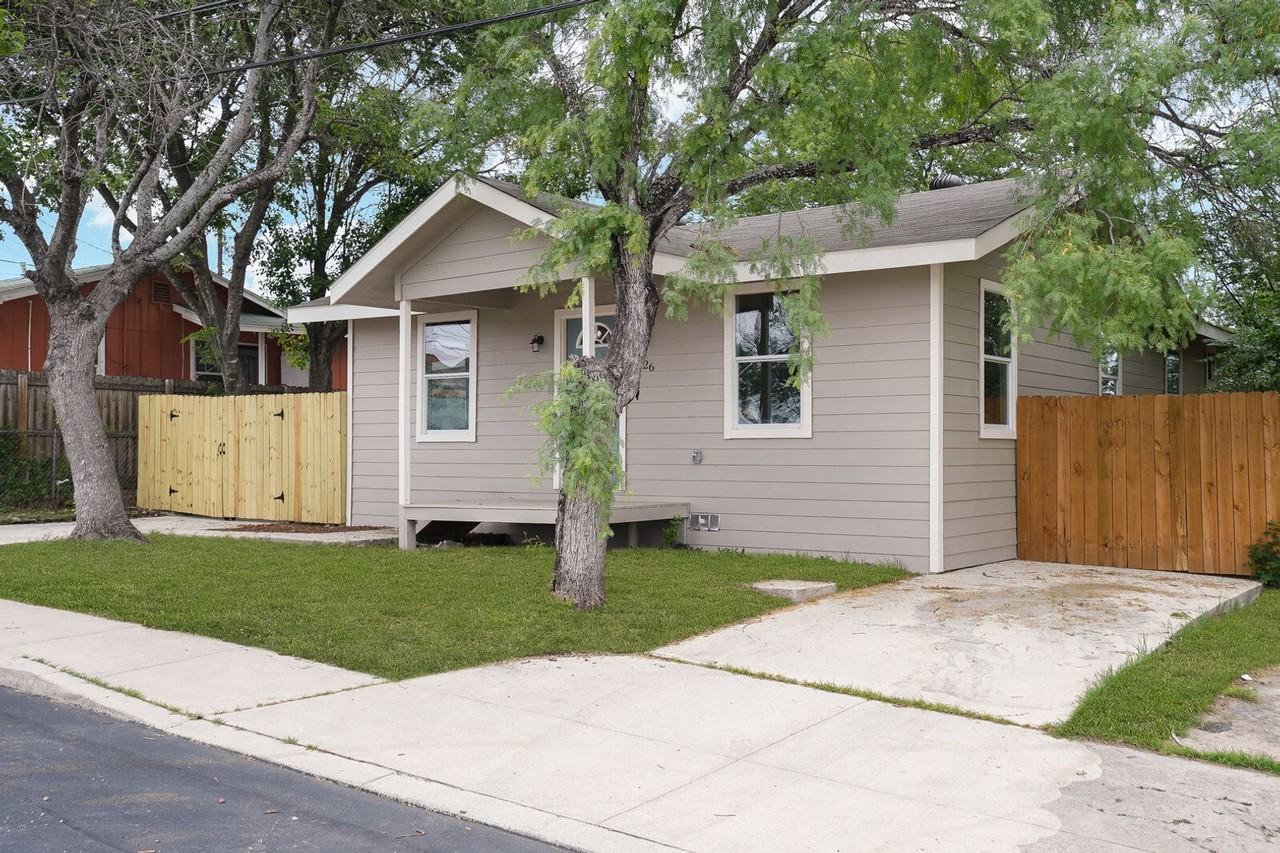 1326 Ervin St - Photo 5 of 14