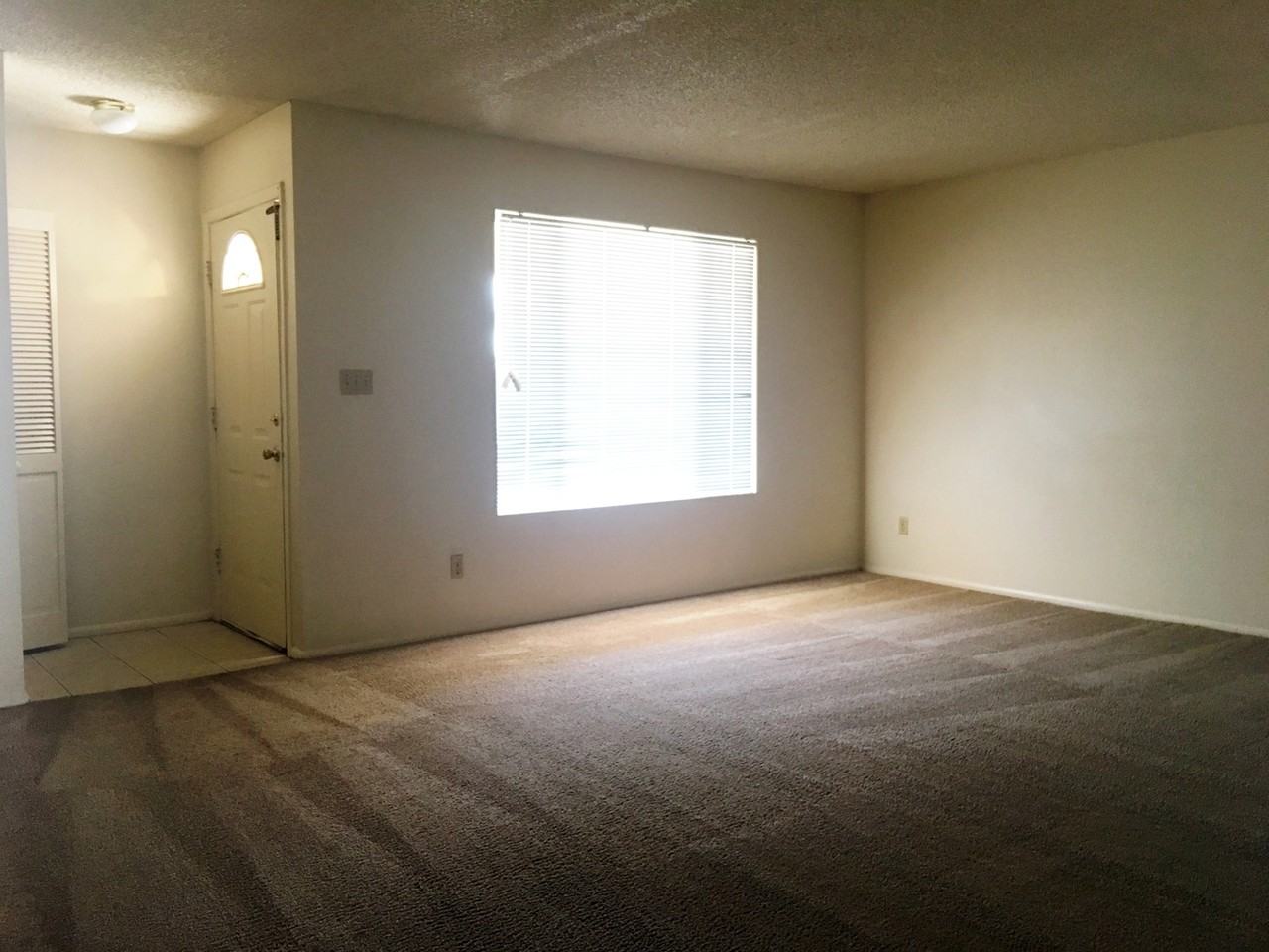 1933 E Apollo Ave - Photo 2 of 30