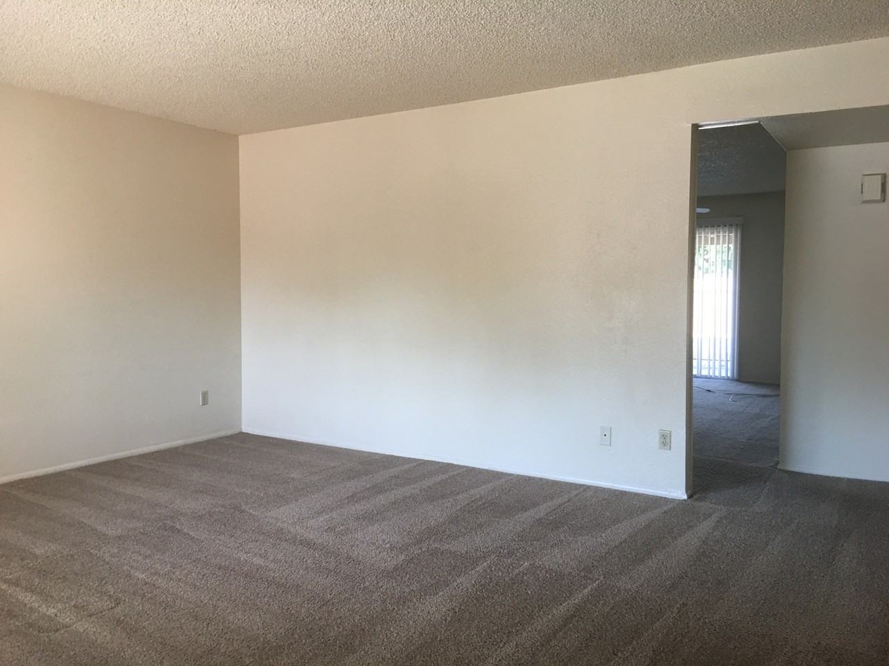 1933 E Apollo Ave - Photo 3 of 30